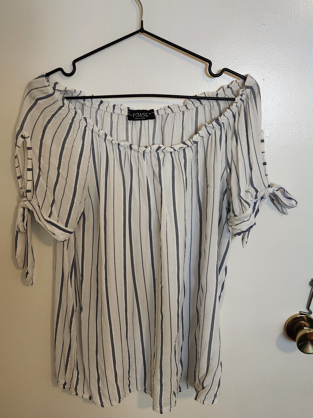 Women's White & Navy Stripe Off-Shoulder Tie Sleeve Top